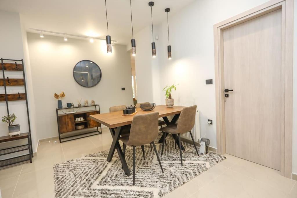 Modern And Luxury Apartment